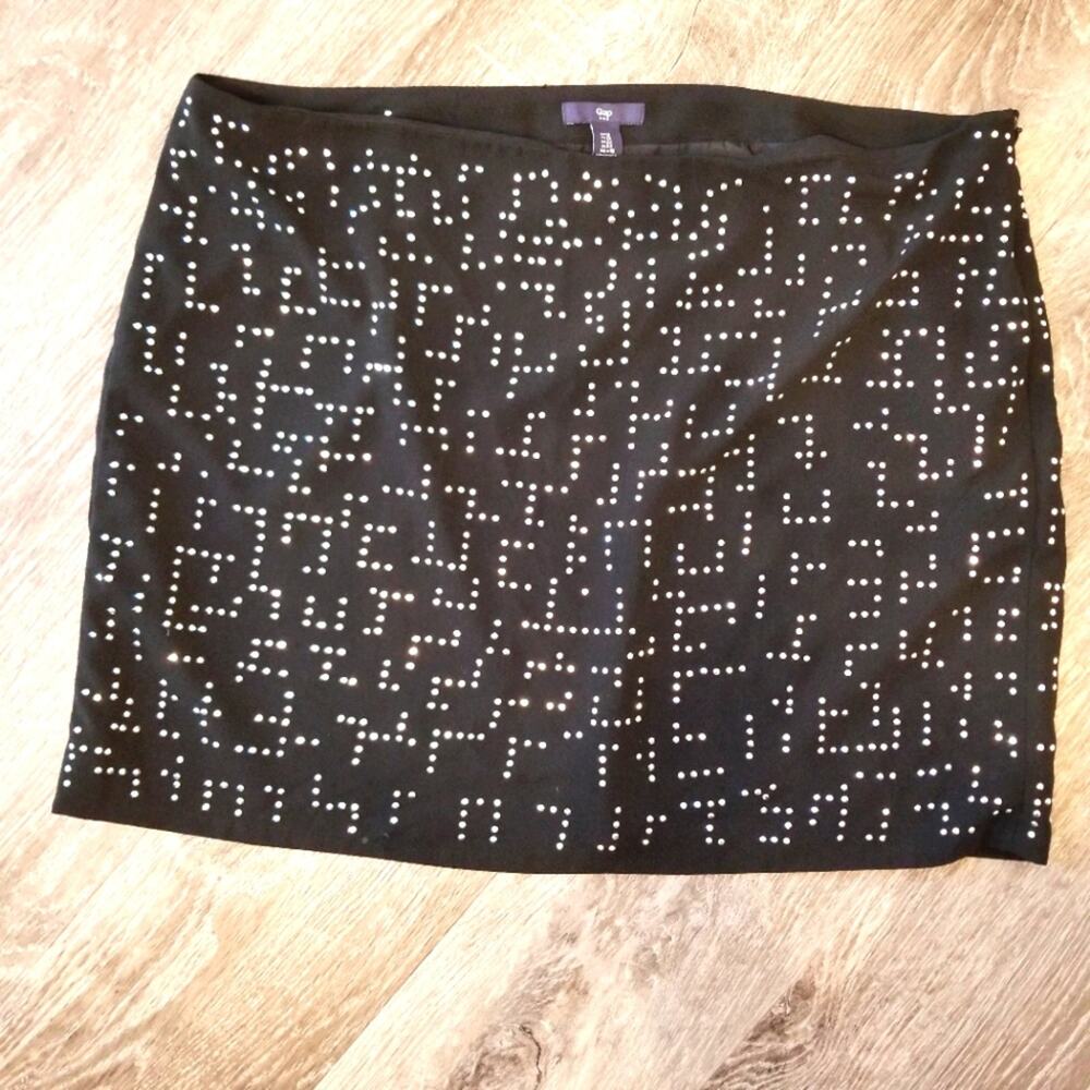 GAP Black & Silver Stud Lined Mini Skirt Side Zipper Closure Lightweight Size 18